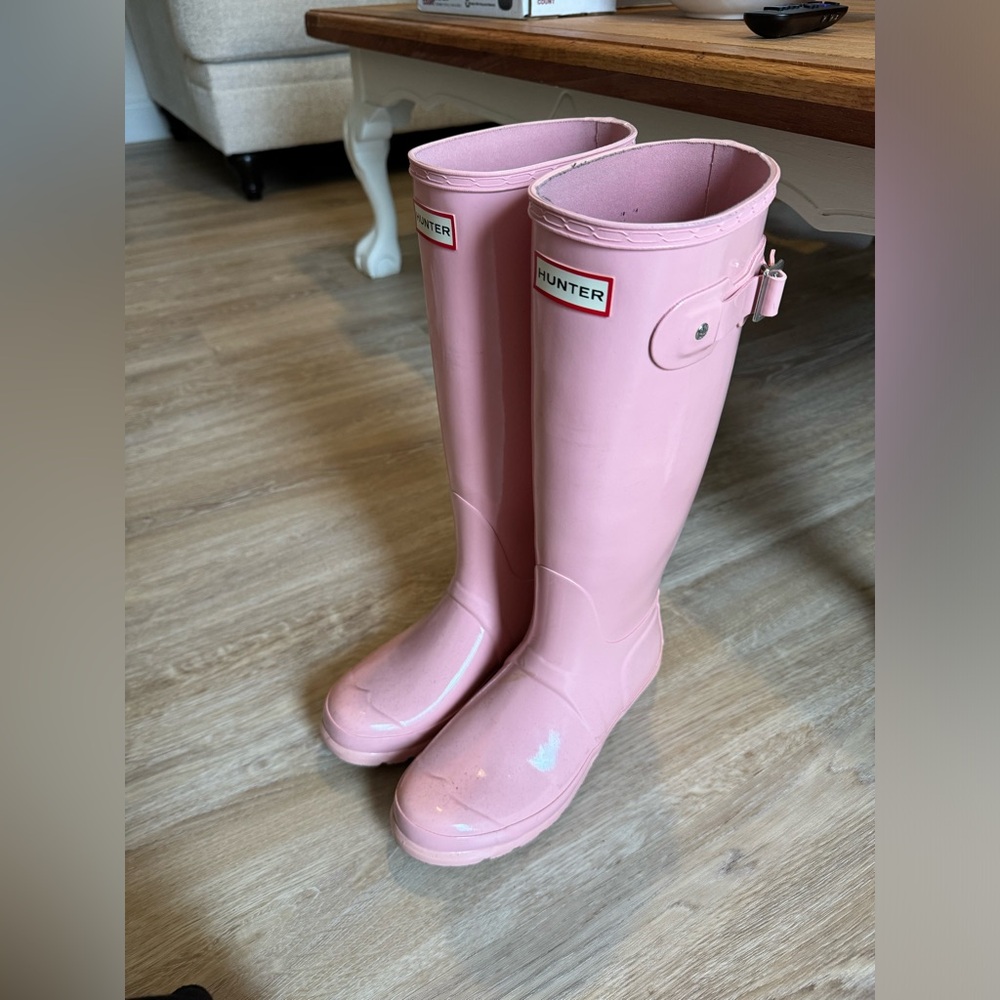 Women’s Pink Hunter Boots🎀